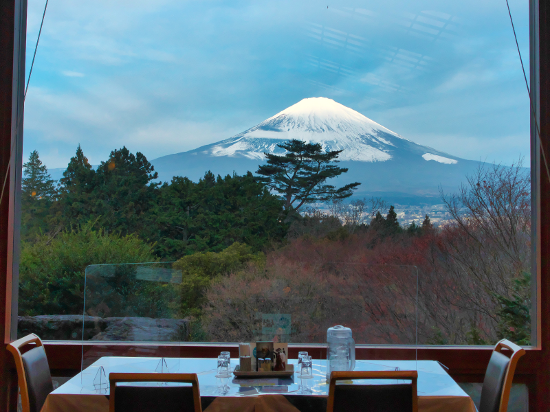 窓から見える富士山の絶景